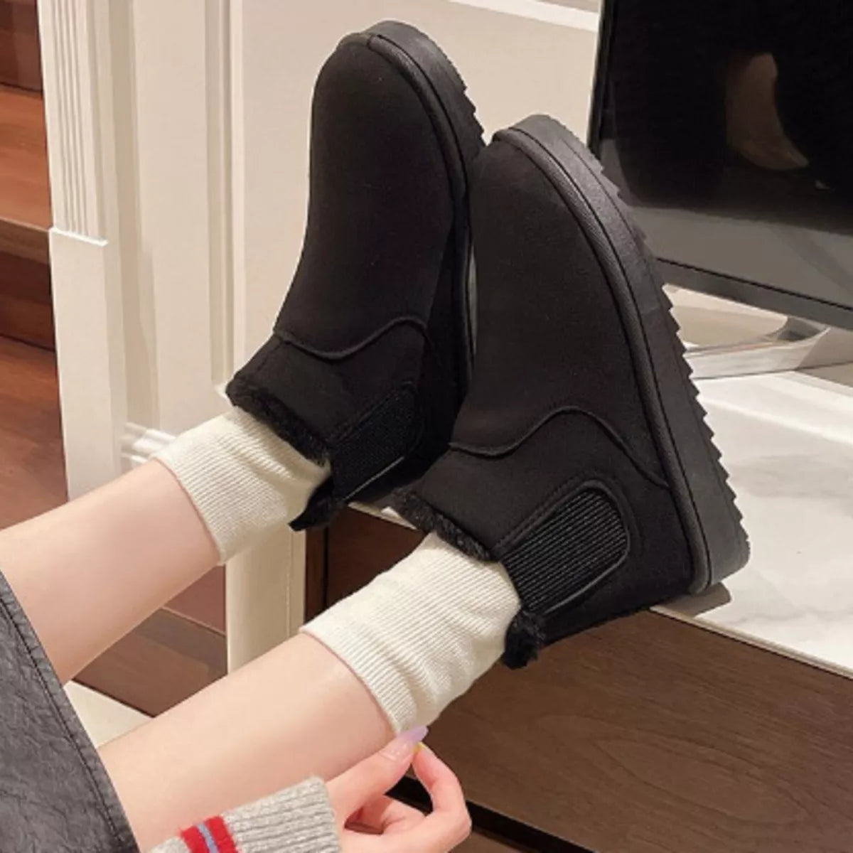 round toe platform boots back view