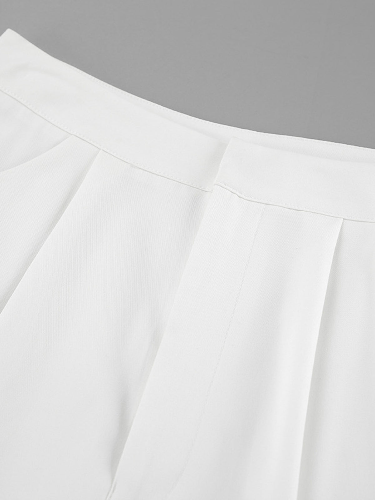 Snap detail top and shorts set overview