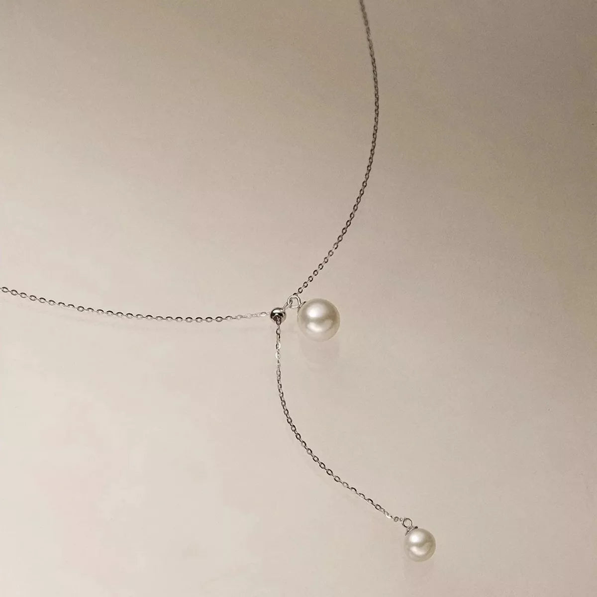 Silver pearl pendant Y necklace