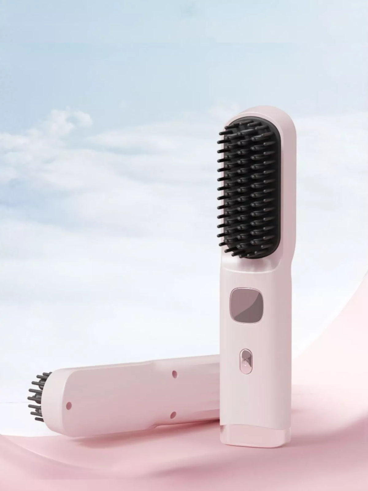 Straightening comb in light blue