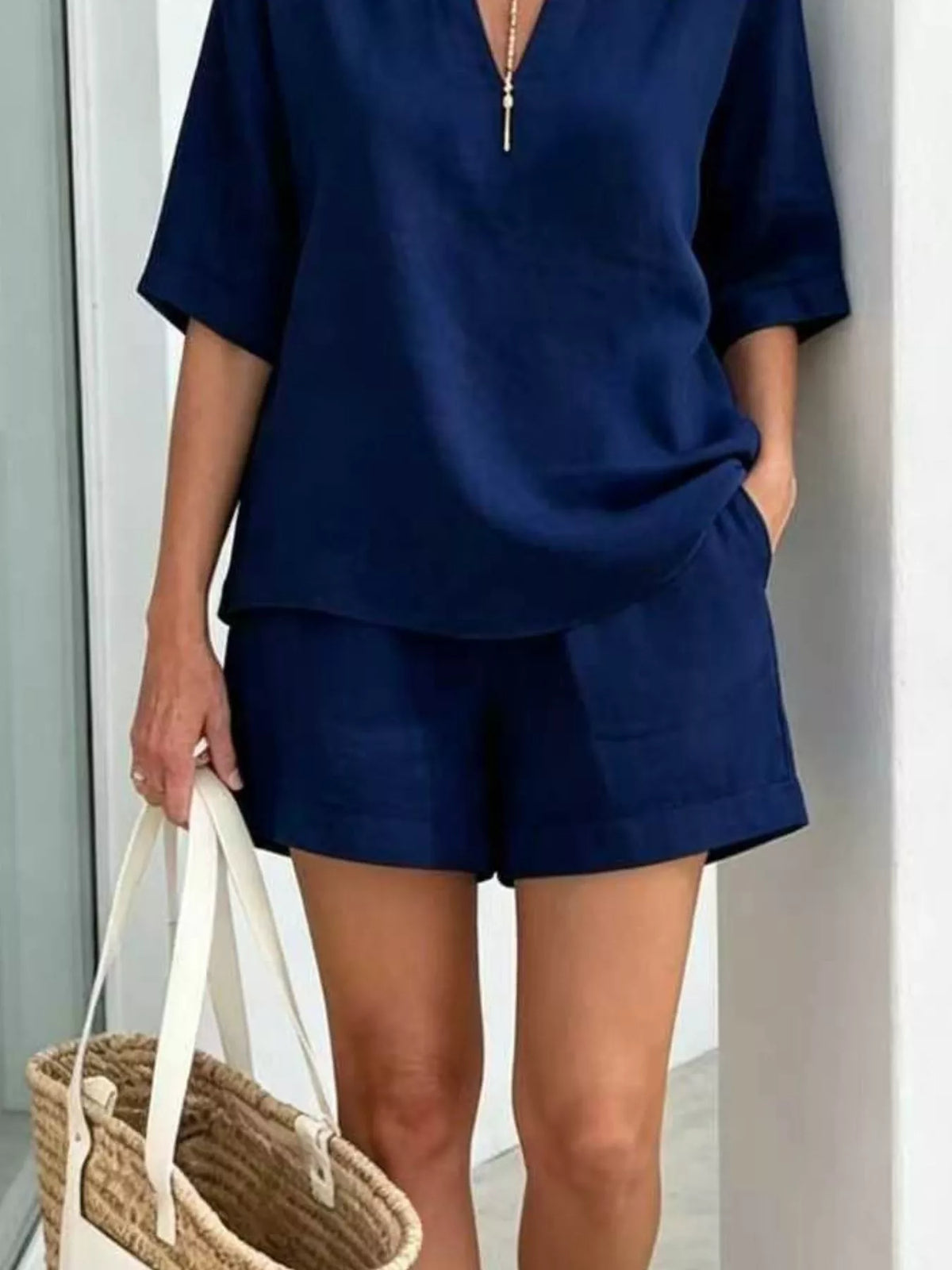 Relaxed fit of the polyester matching set