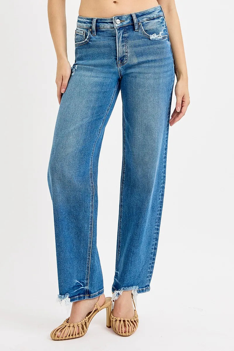 Plus size baggy jeans relaxed leg side view