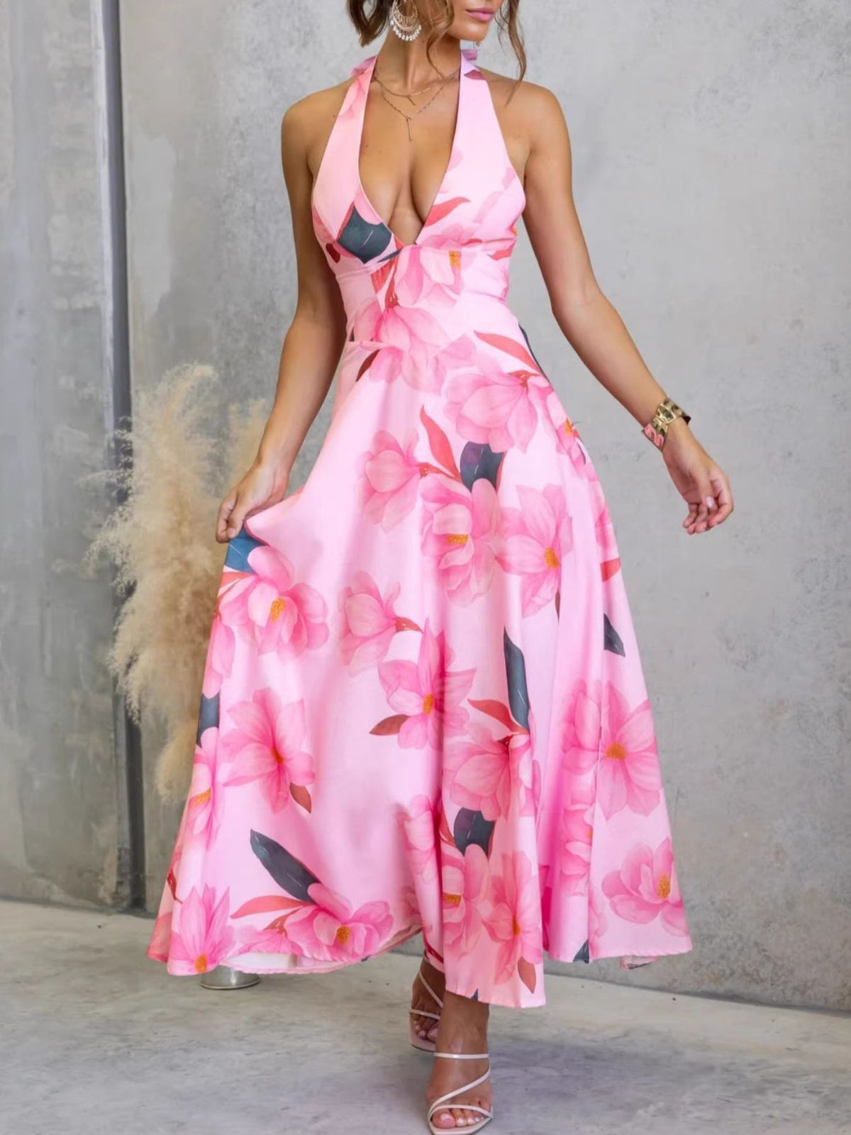 Floral halter neck maxi dress view 9