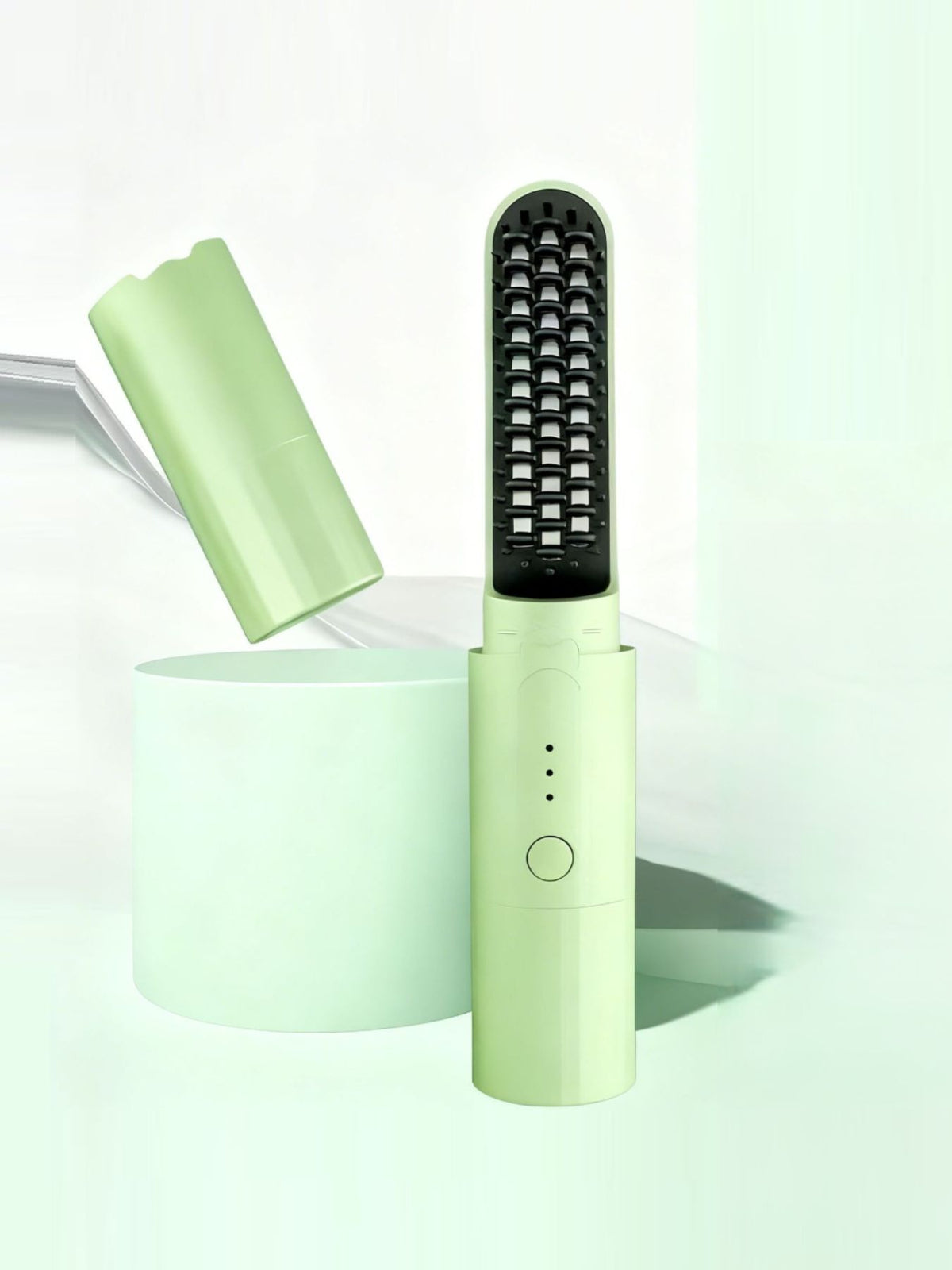 Ionic heated comb closeup