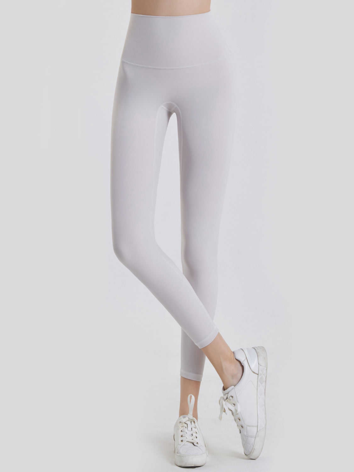 High waist leggings styled with tee