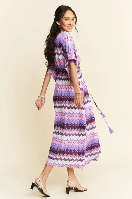 Wavy Print Tie Waist Flowy Dress in Lilac detail