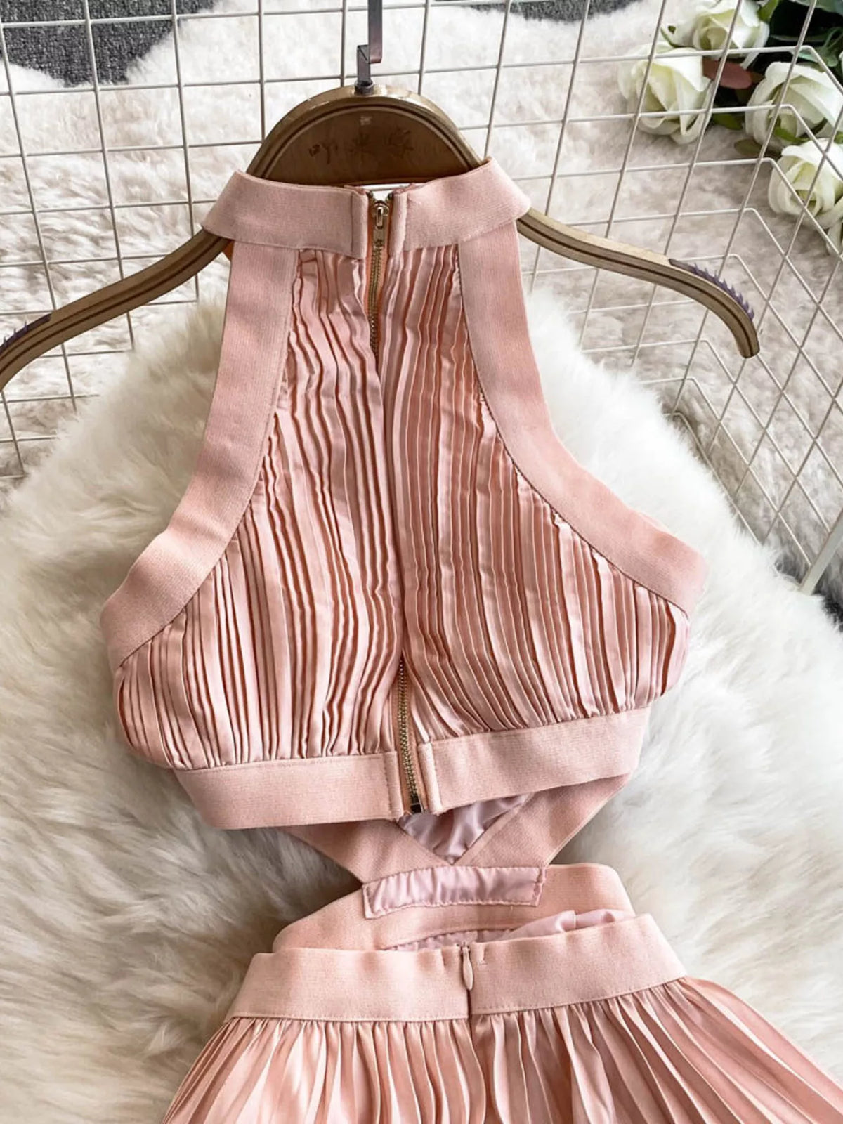 Halter neck pleated maxi dress fabric detail