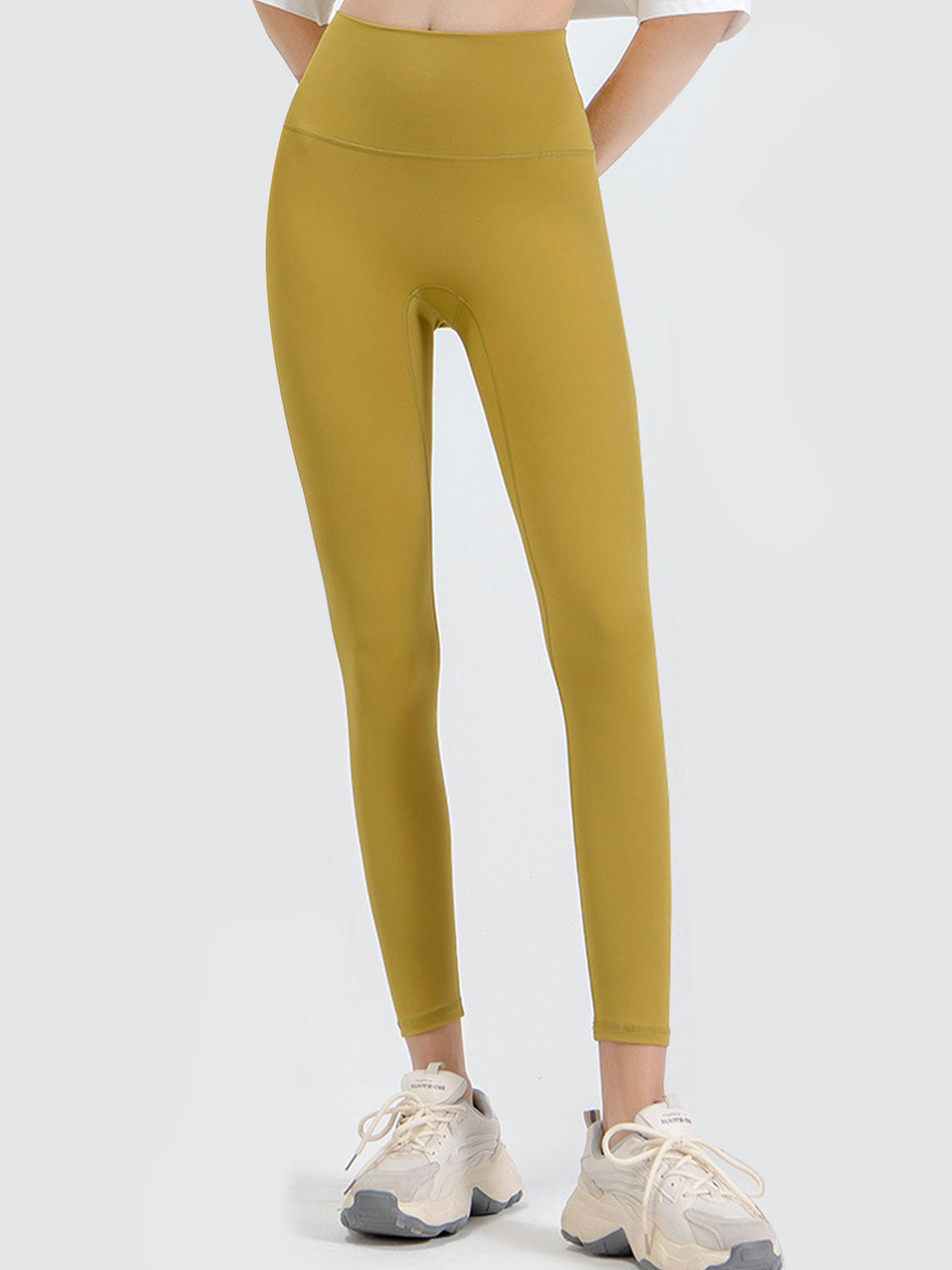High waist leggings styled with tee