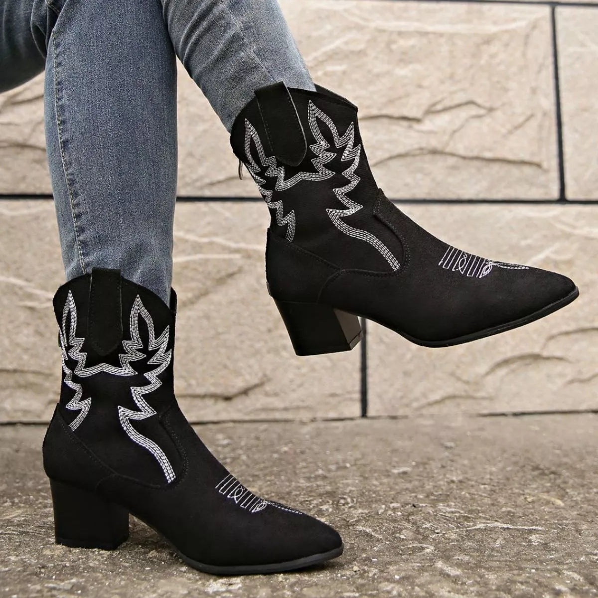 Point toe block heels boots platform and sole detail