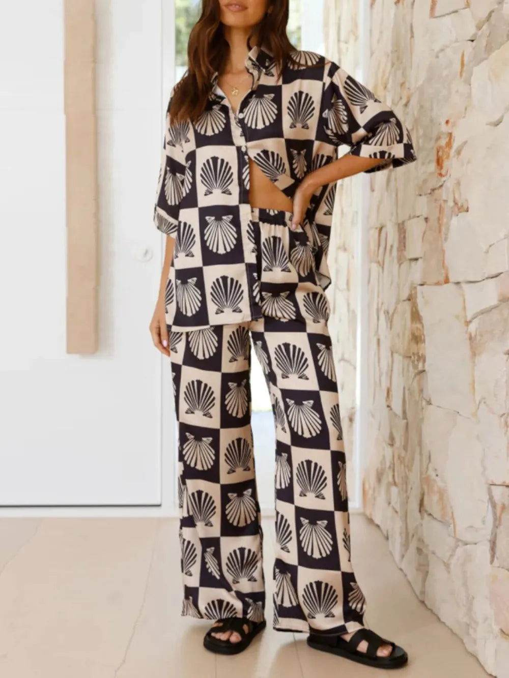 Printed wide leg pants set detail