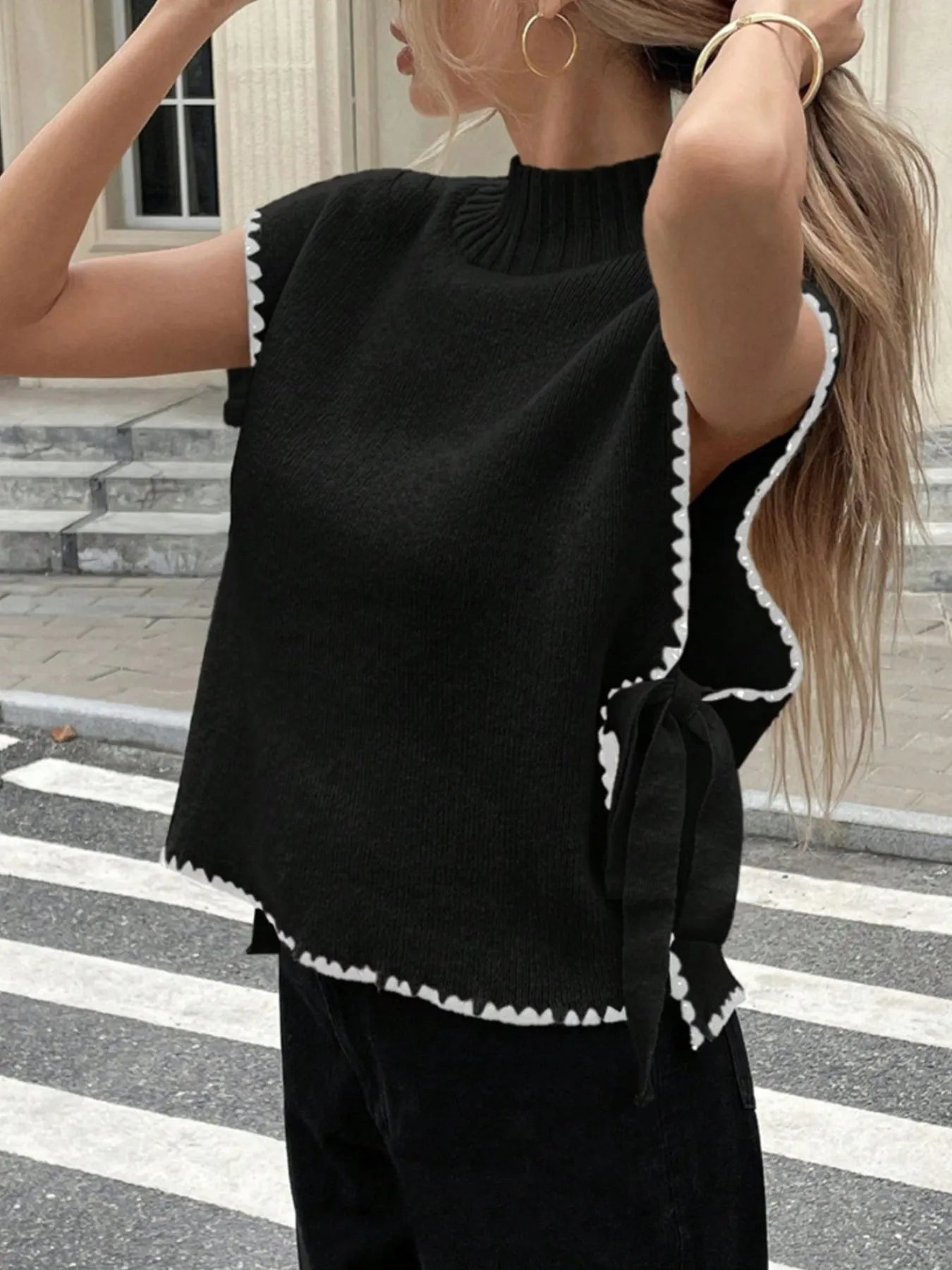 Ribbed Turtleneck Sweater Vest with Contrast Trim - Fashorio