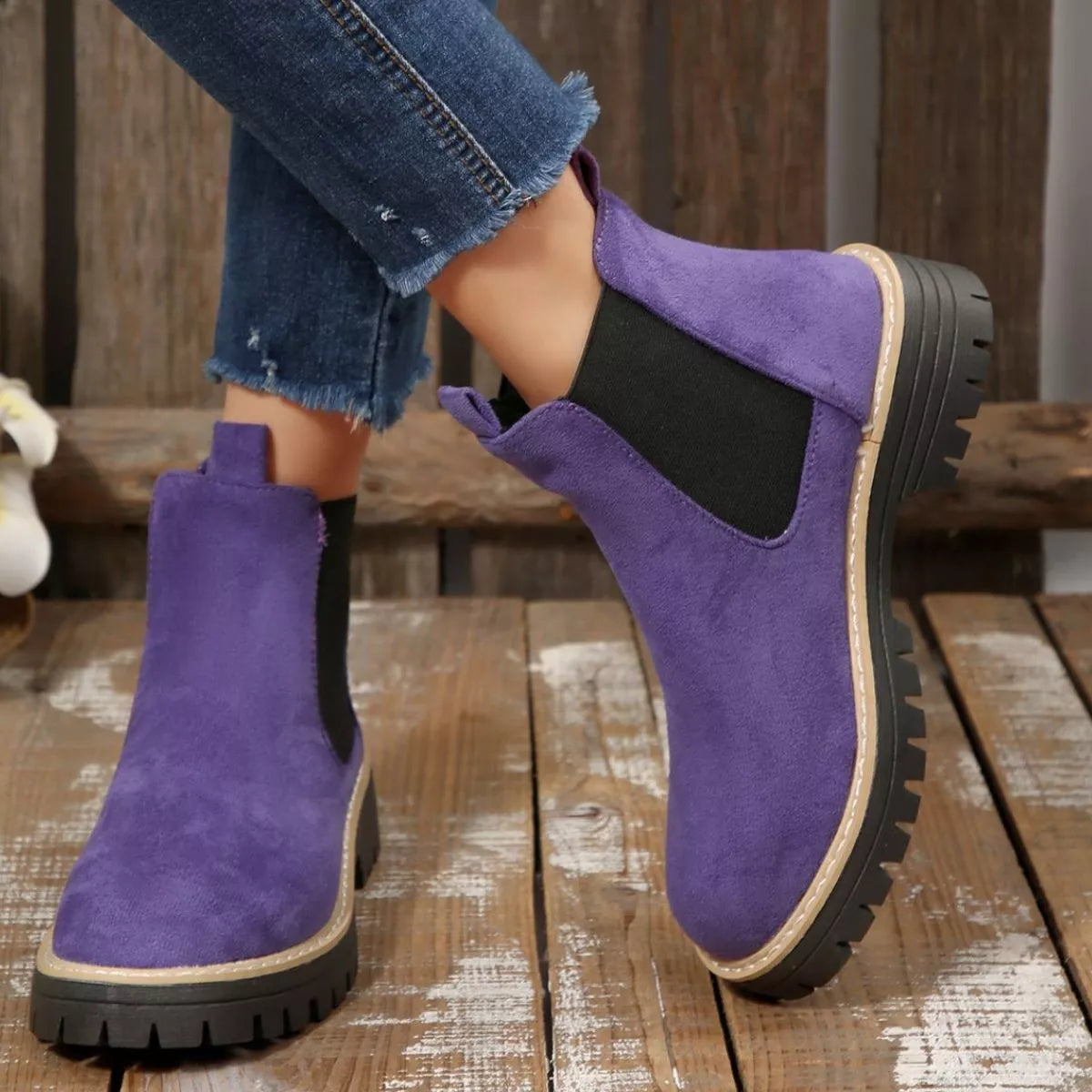 Round Toe Block Heel Boots toe detail