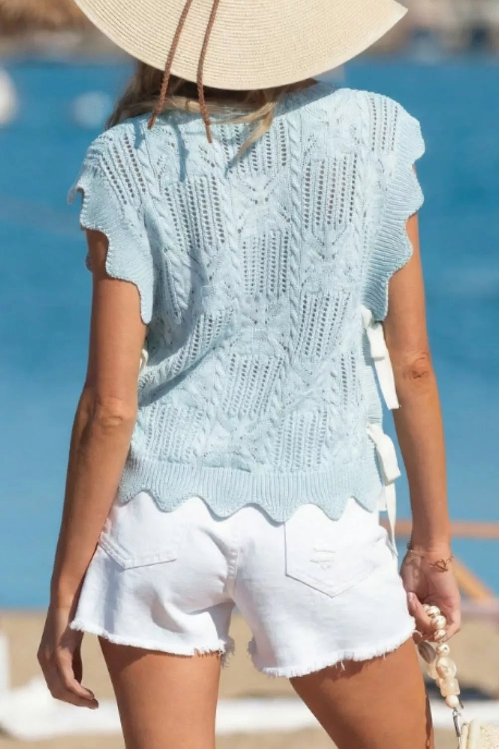 Cable knit openwork texture detail