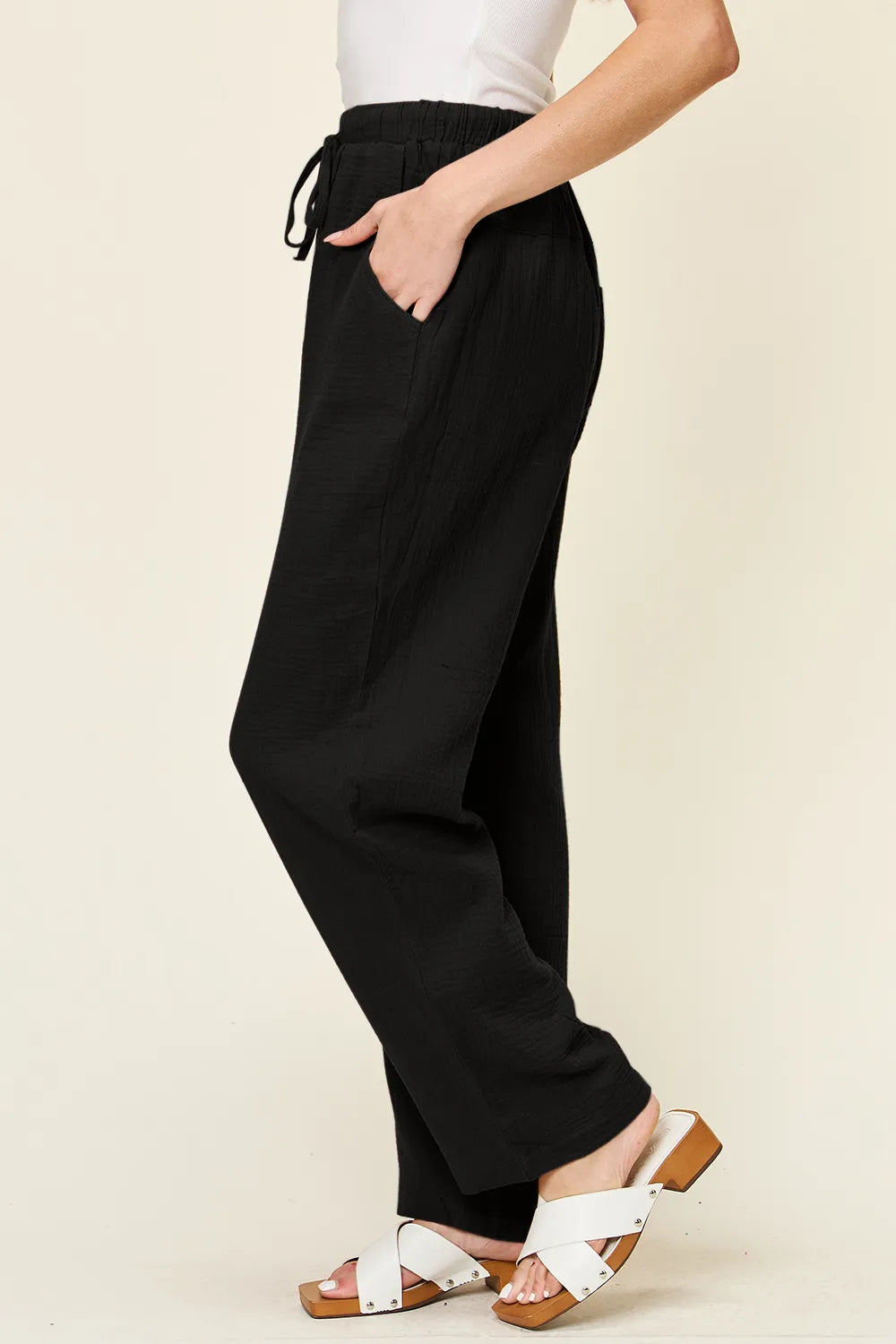 Straight leg pants waist detail