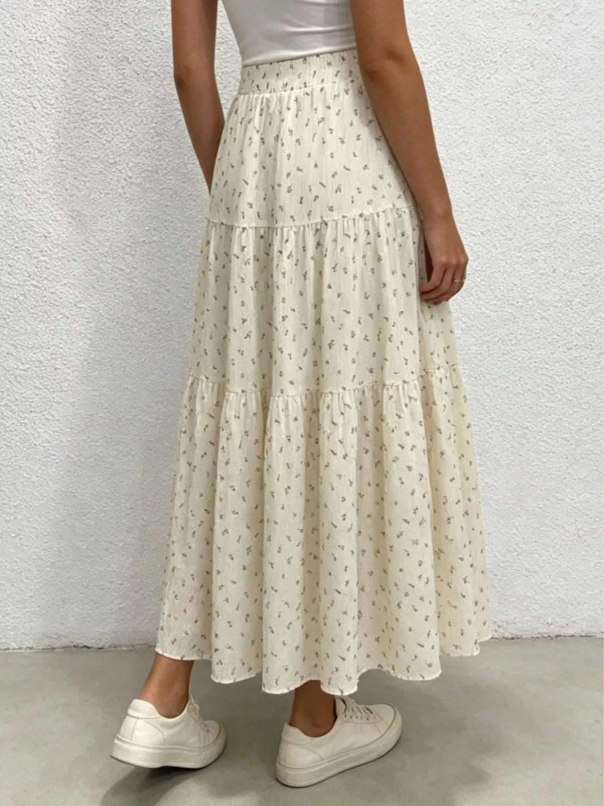 Floral maxi skirt hem movement