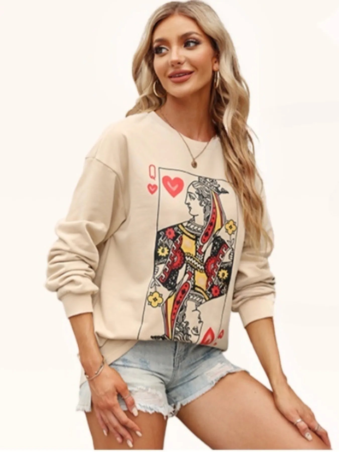 Queen of Hearts Playing Card Graphic Round Neck Sweatshirt - Fashorio