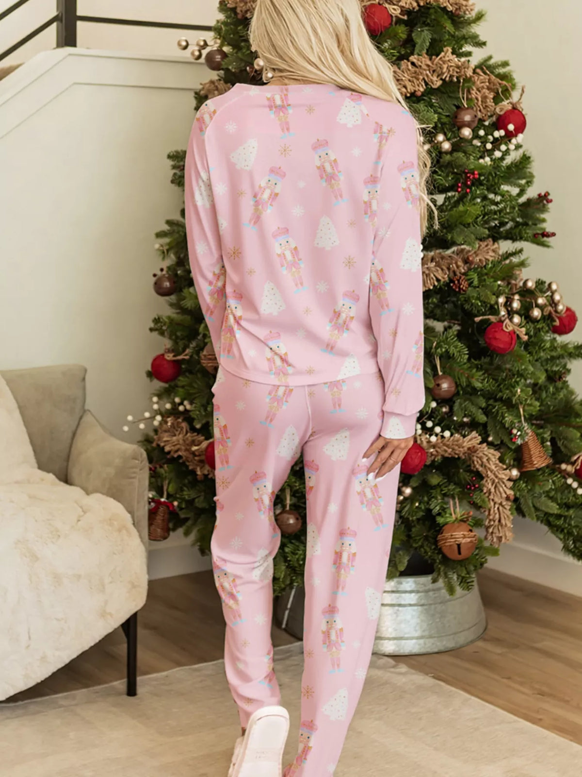 Christmas print two piece lounge set styling