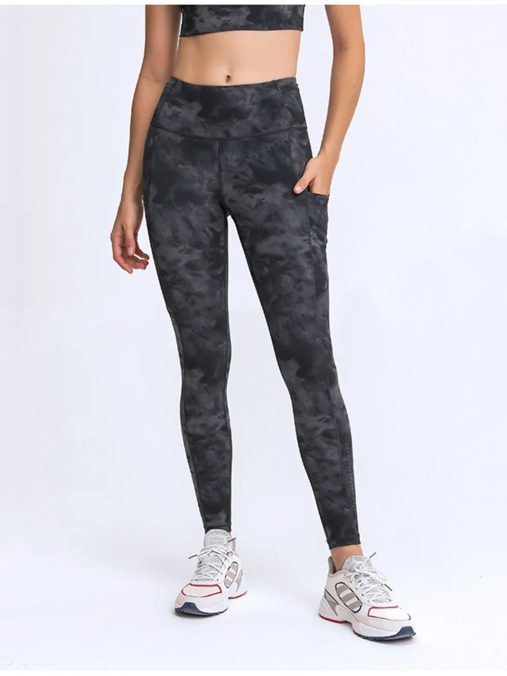 Wide waistband pocket leggings front view