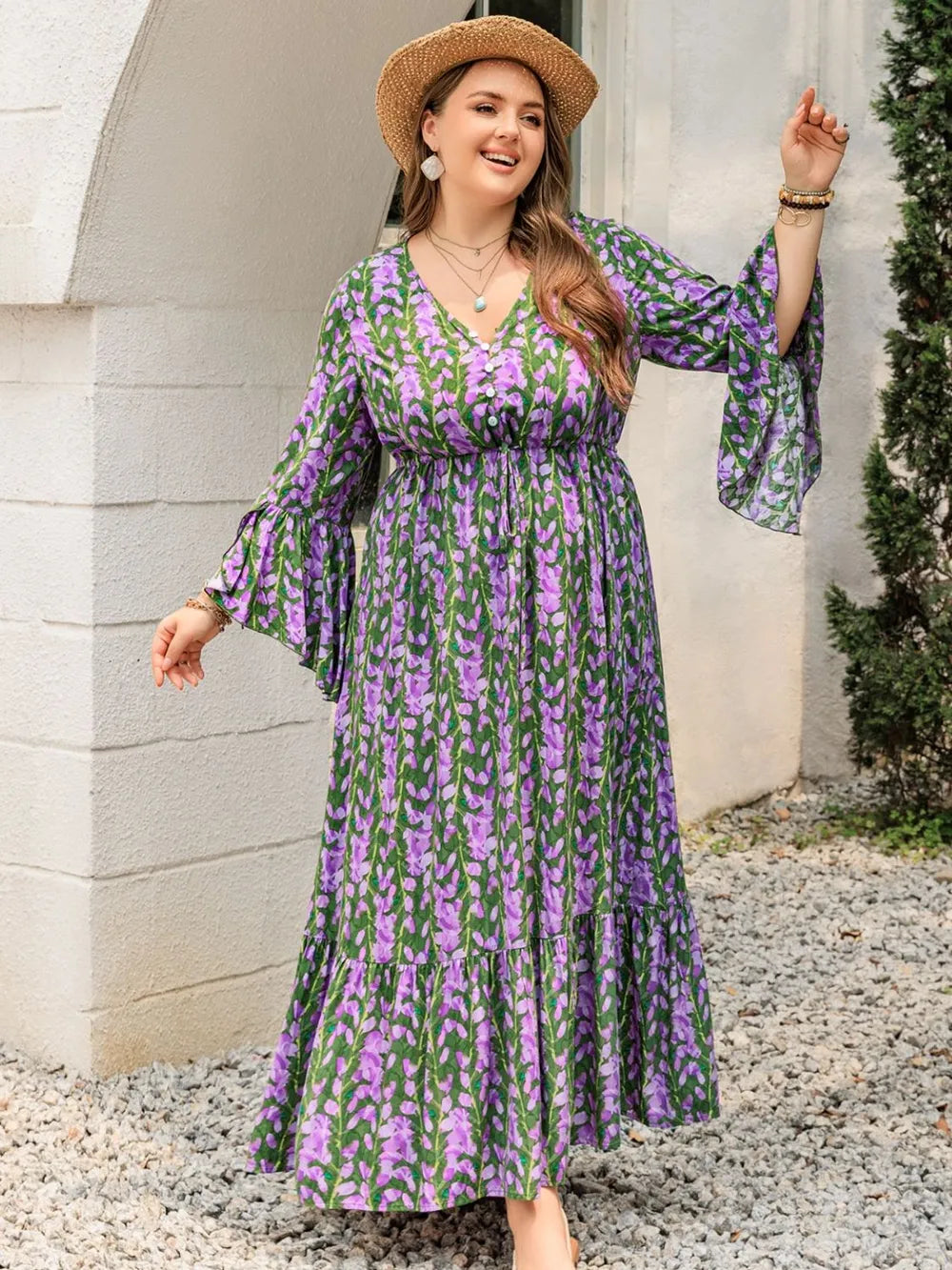 Printed V neck long sleeve maxi dress close up
