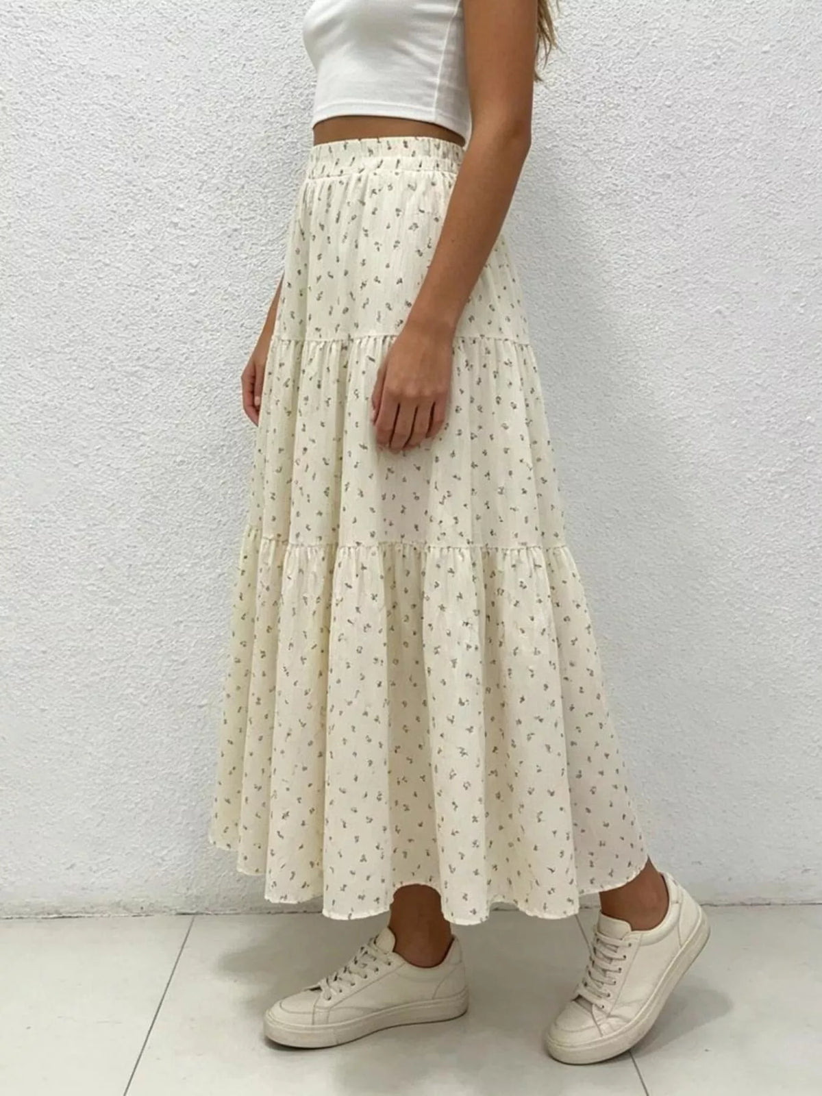 Ruched waist detail of maxi skirt