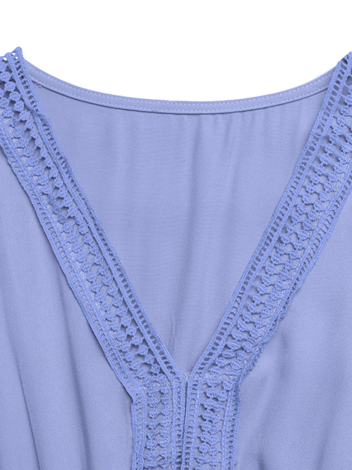 Short sleeve detail on the V neck dress
