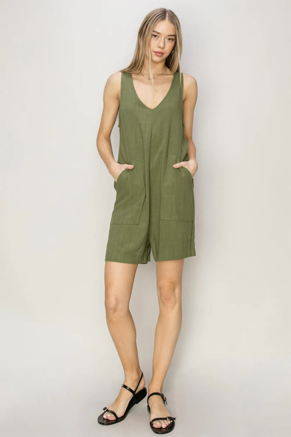 V Neck Sleeveless Romper with Pockets detail