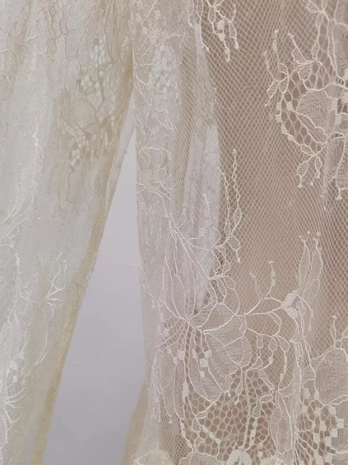 ruffled hem lace long sleeve dress fabric detail