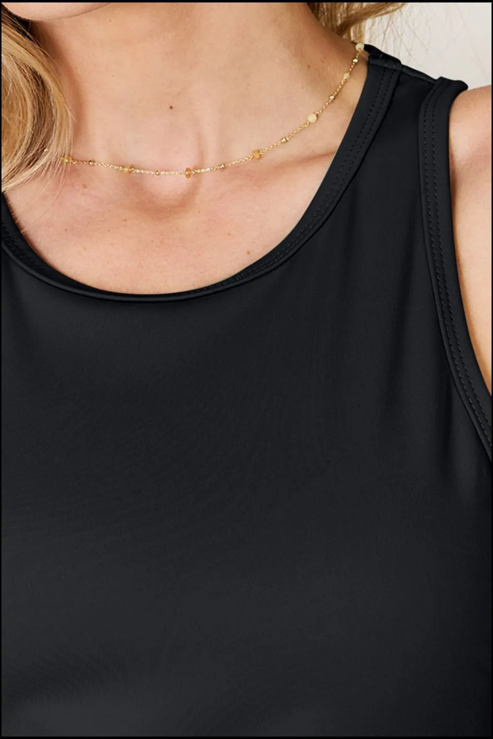 Sleeveless tank top shoulder detail