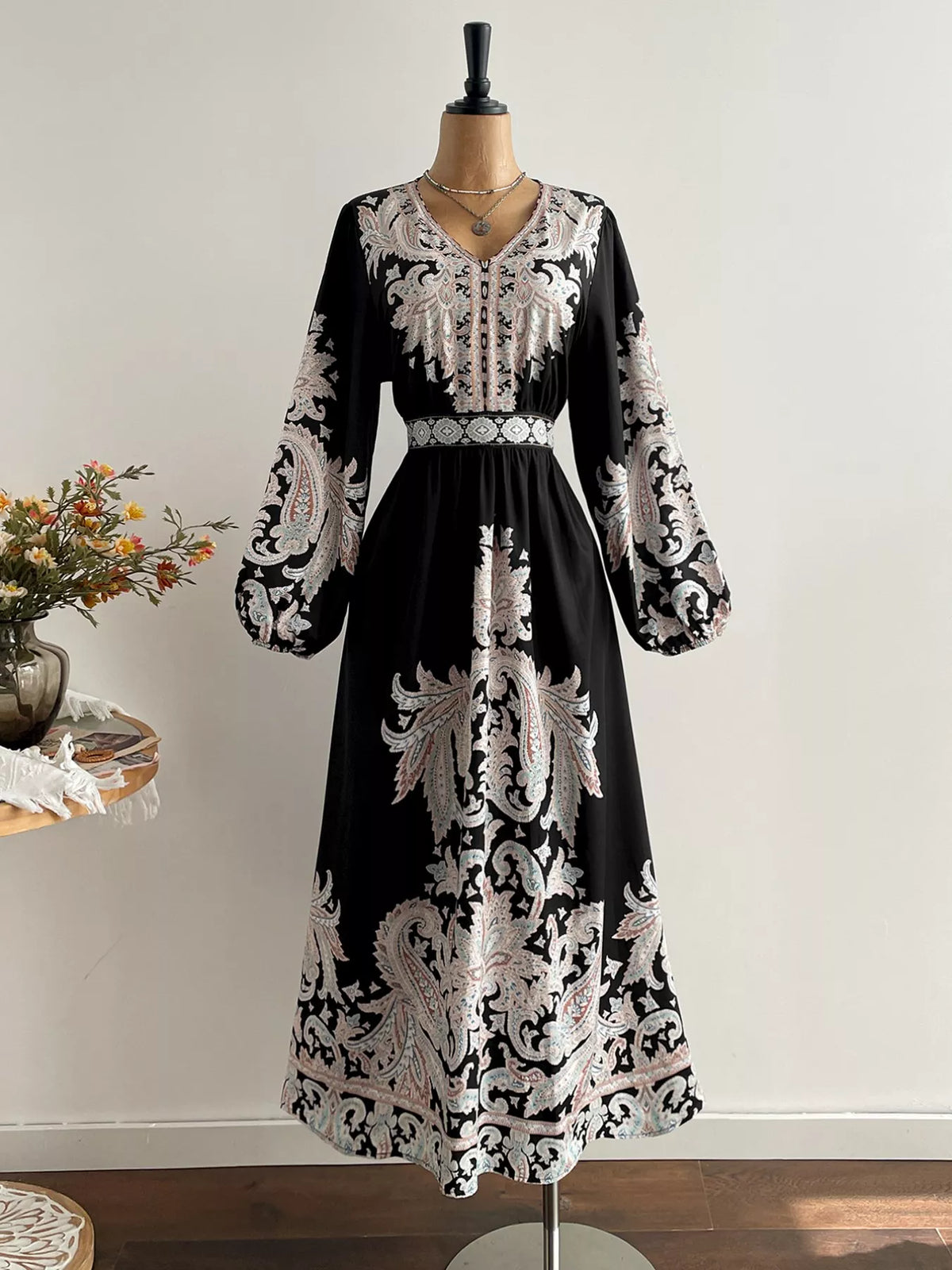 Printed v neck dress sleeve detail
