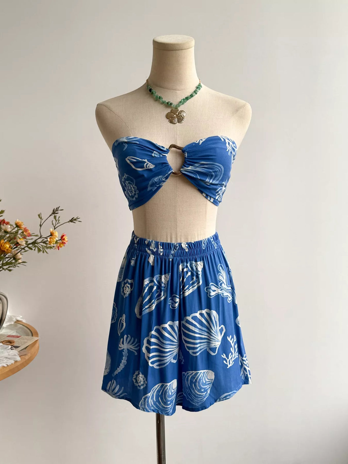 Seashell print three piece set smocked detail