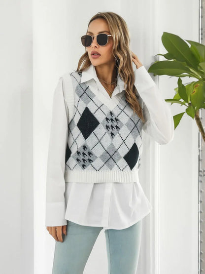 V-Neck Plaid Sweater Vest - Fashorio