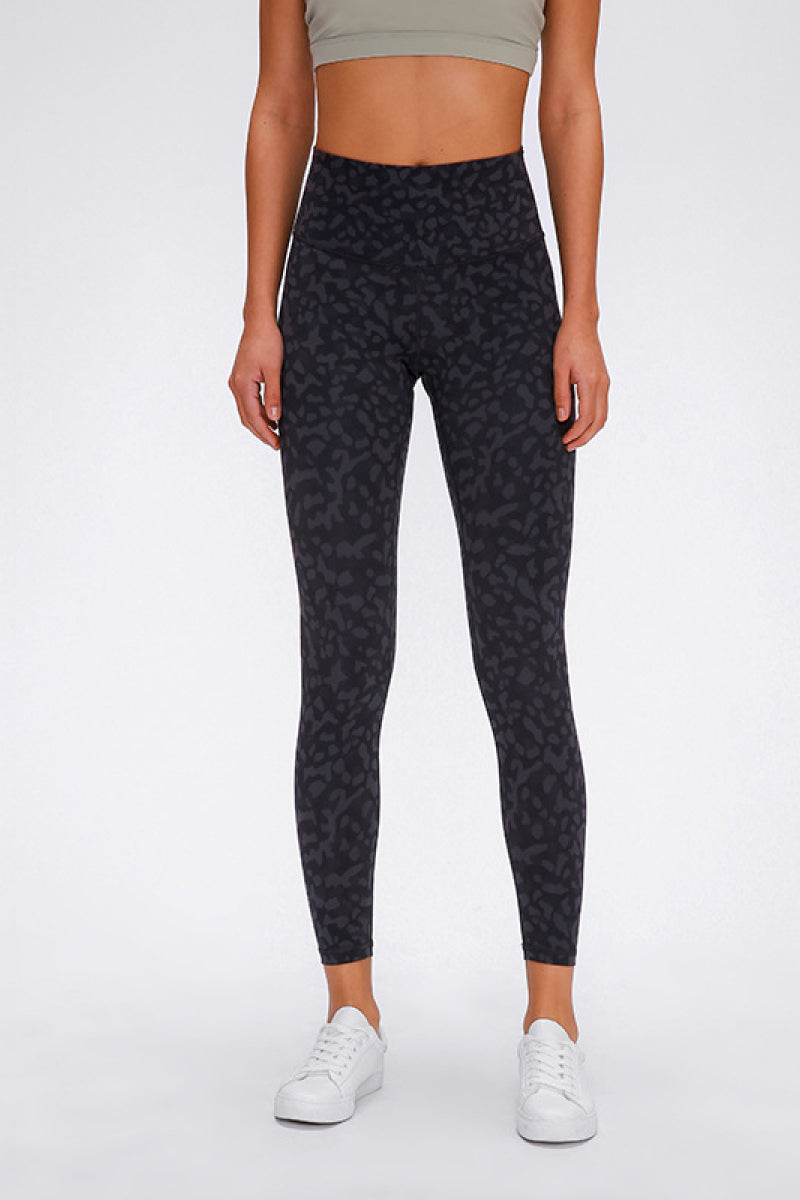 seamless wide band sports leggings waistband detail