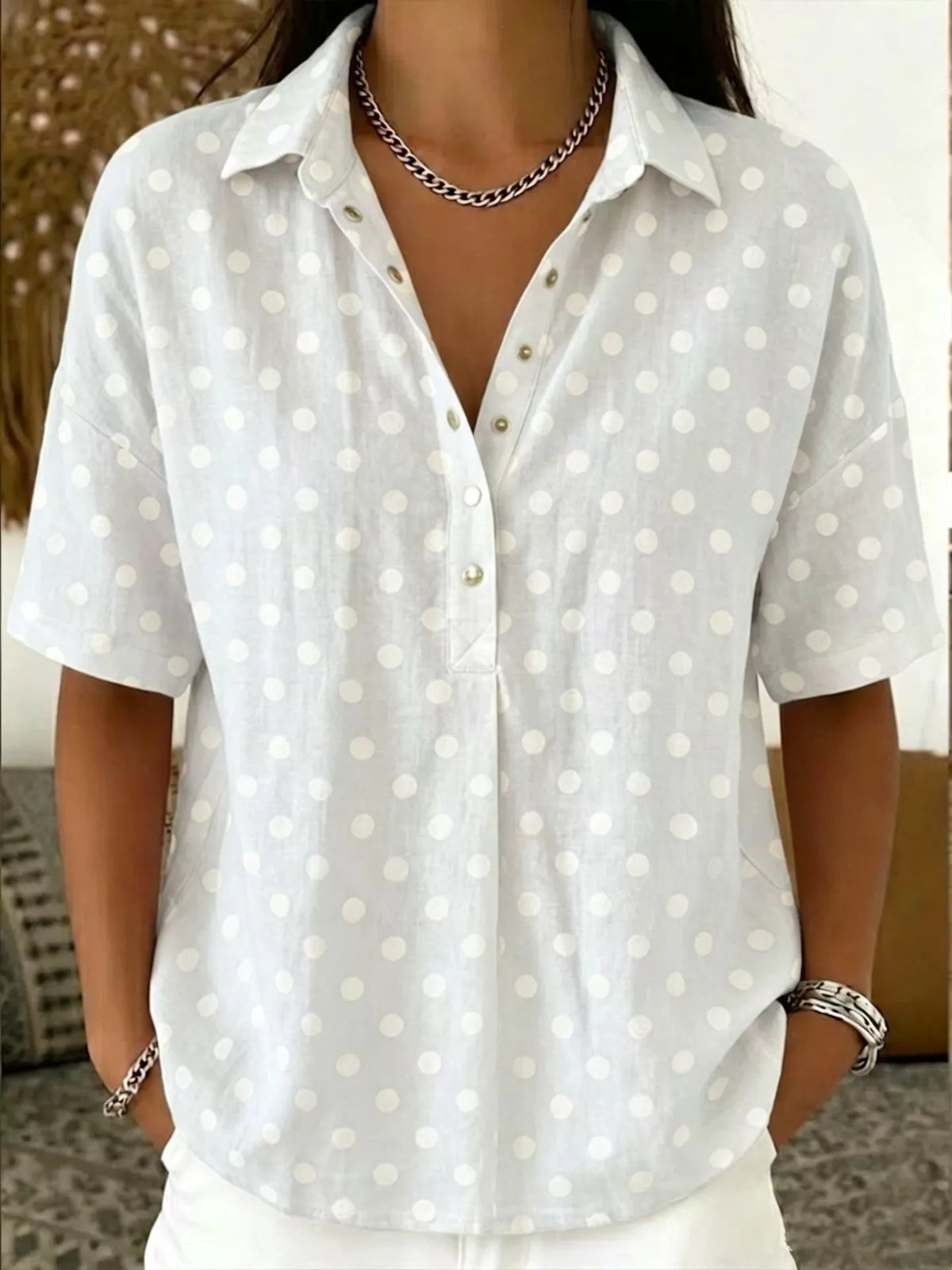 Short sleeve shirt sleeve and shoulder detail