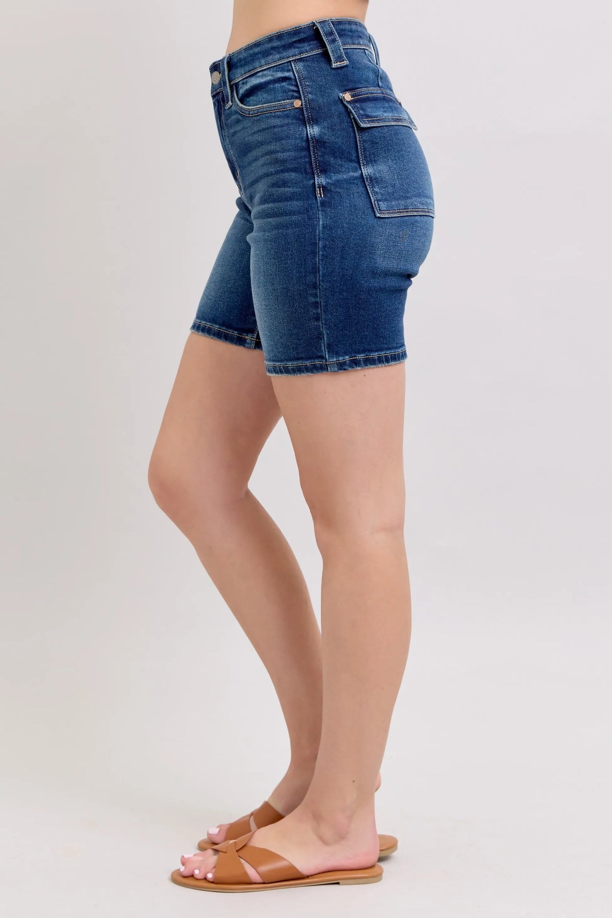 Judy Blue High Waist Bermudas Jeans with Back Flap Pockets detail
