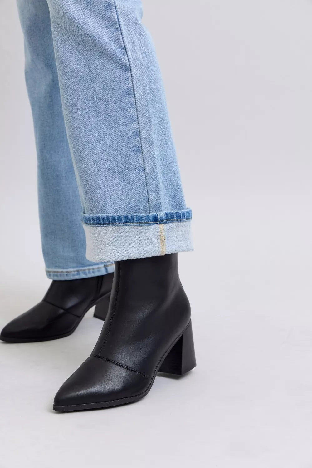 Judy Blue thermal bootcut jeans detail view