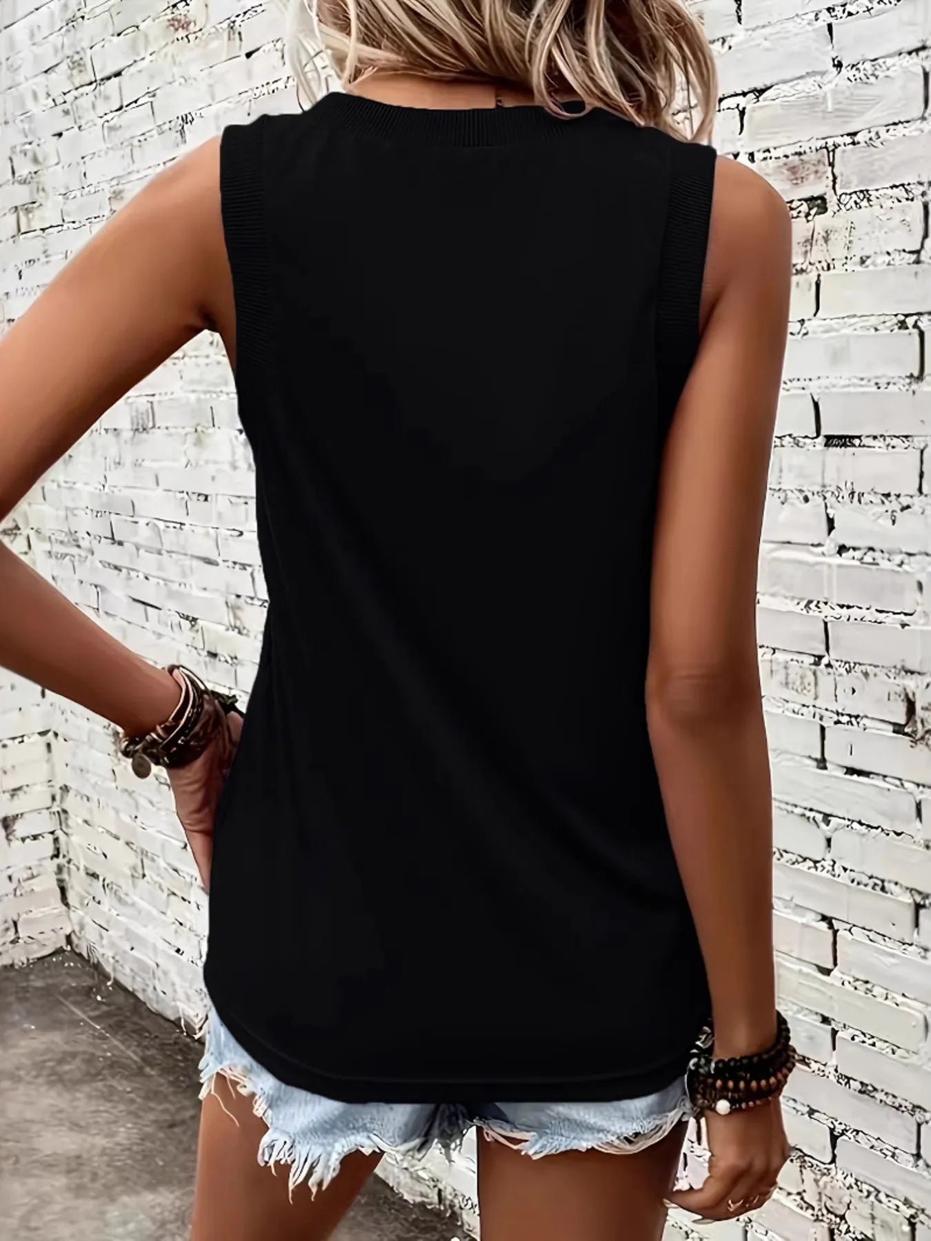 V-Neck Tank - Fashorio