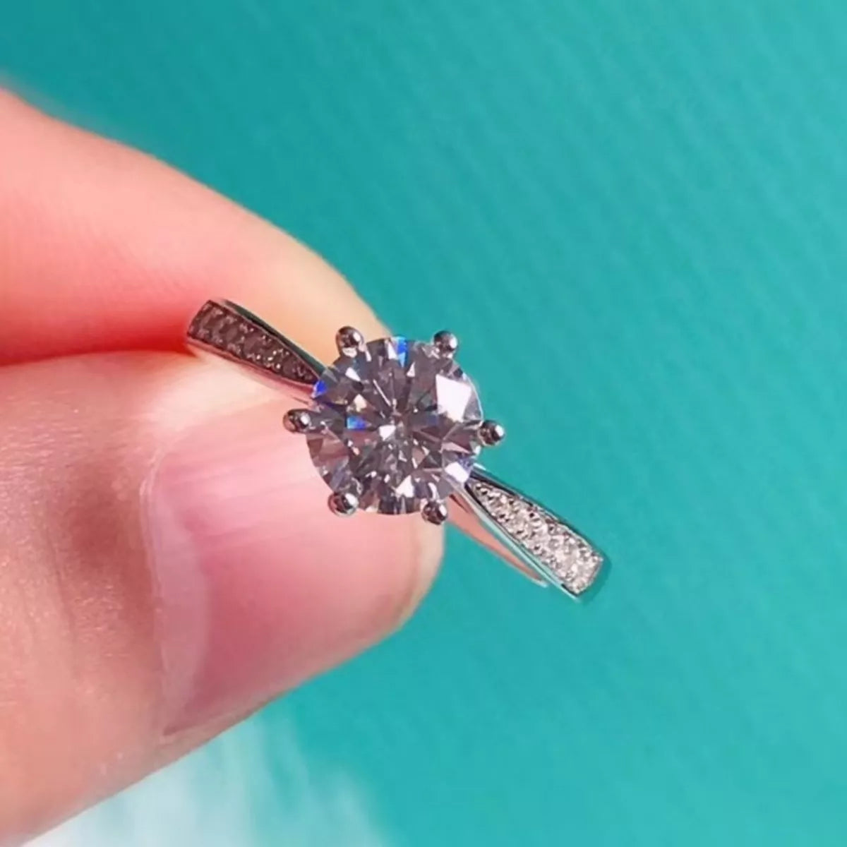 Top down view of the 3 carat moissanite setting