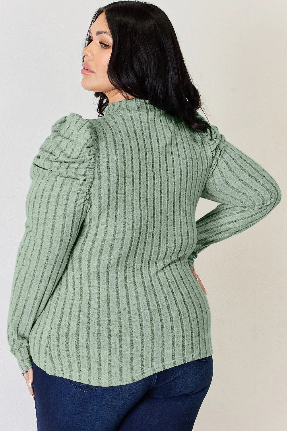 Mock neck ribbed top curve model view