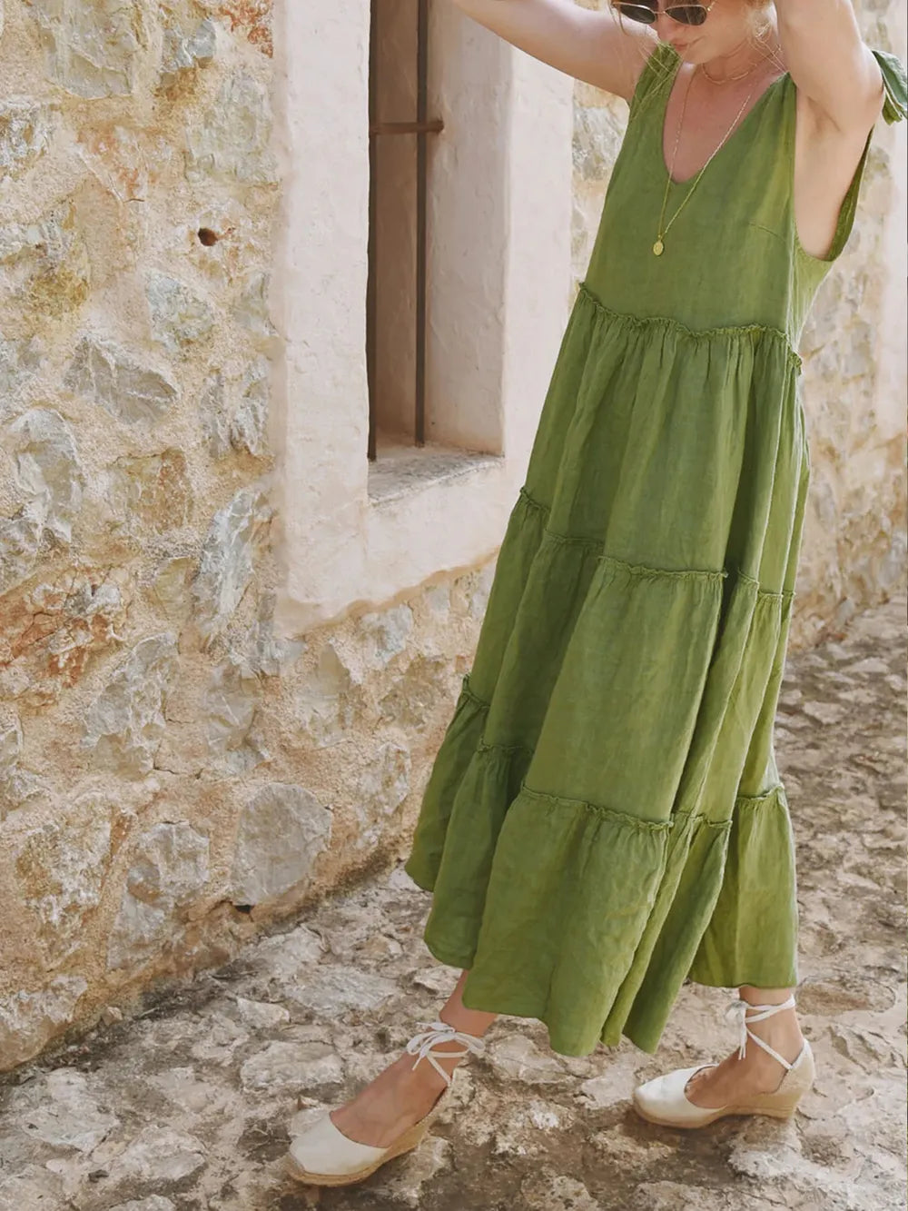 Green tiered frill v neck sleeveless dress tiered skirt detail