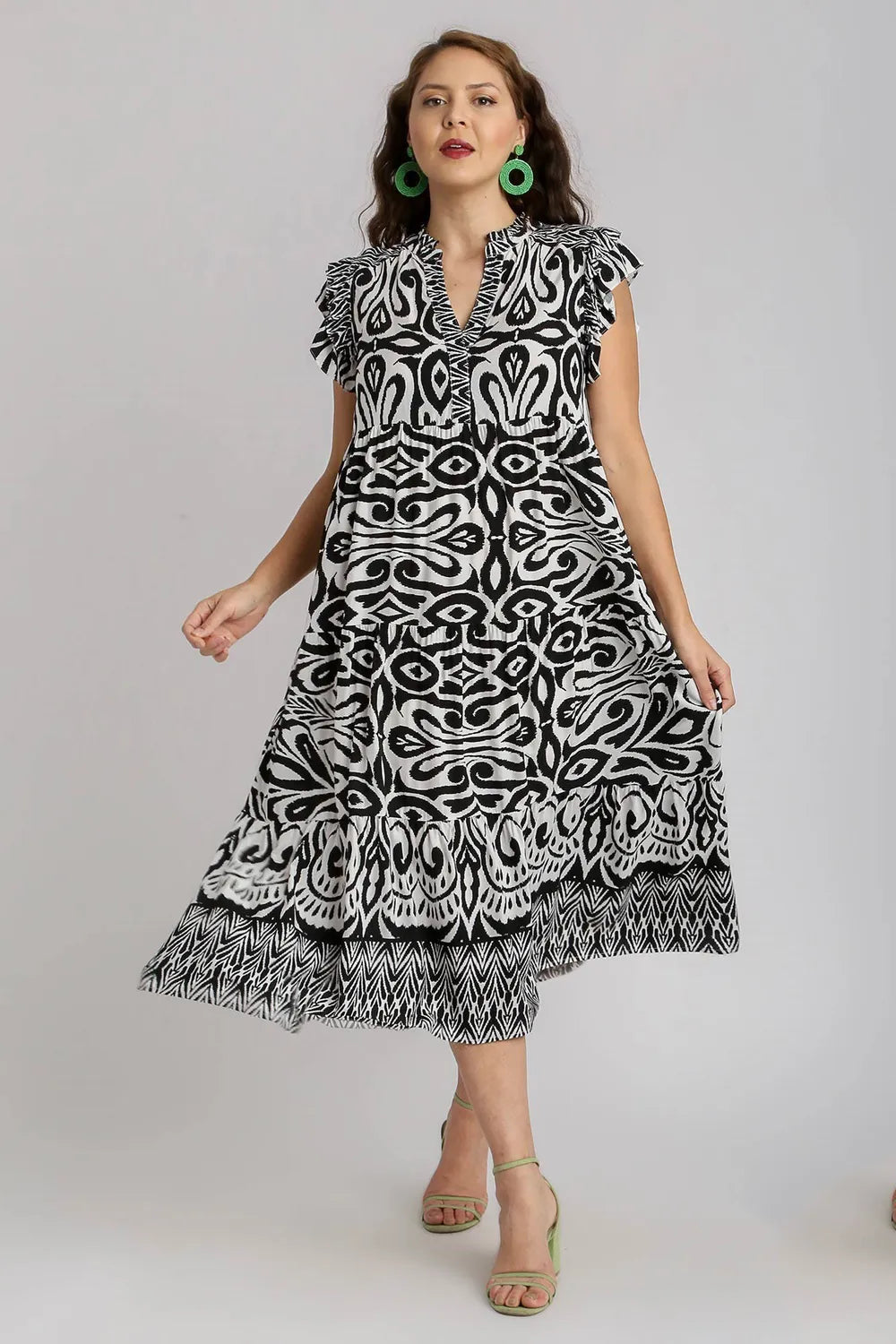 Border Print Ruffle Cap Sleeve Midi Dress Plus Size in Black view 7