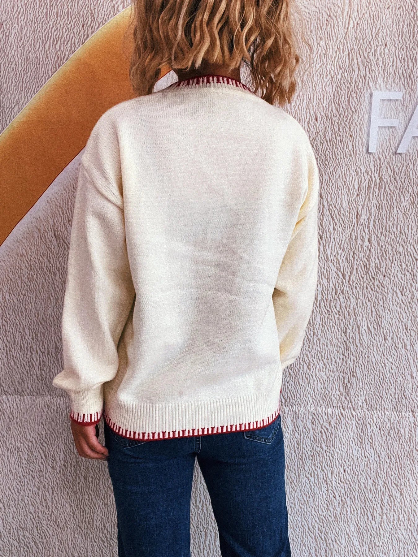 Bow Pattern Round Neck Sweater - Fashorio