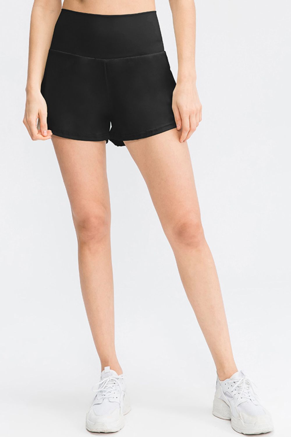 Wide waistband sports shorts with pockets fabric detail