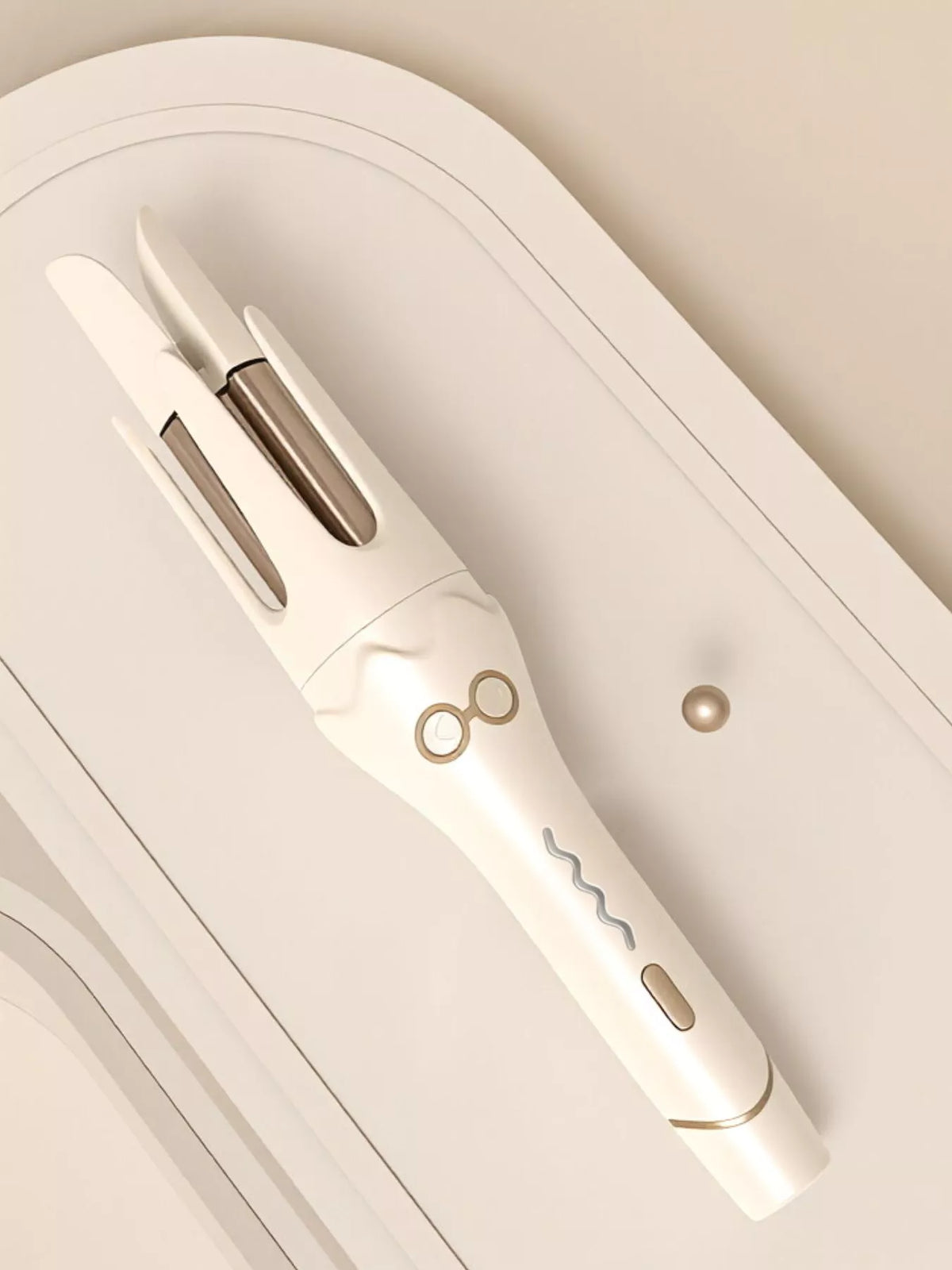 Curling iron rotating barrel close up