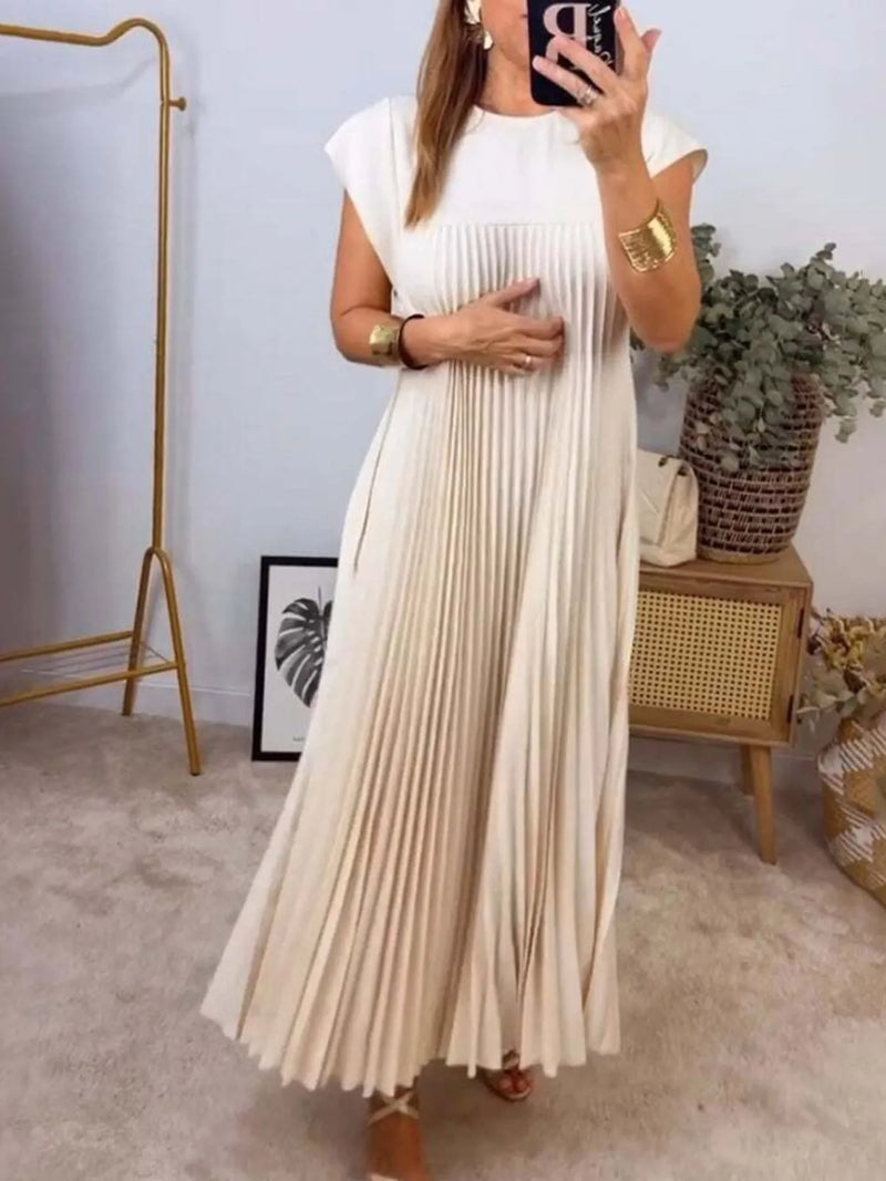 Pleated round neck maxi dress with pockets, front view