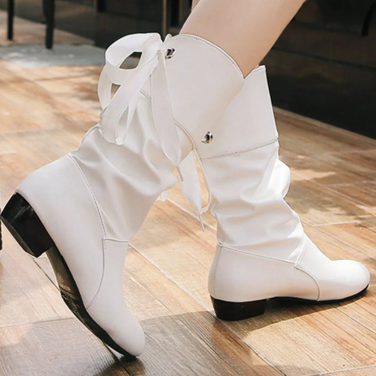 Round Toe Block Heel Boots heel detail