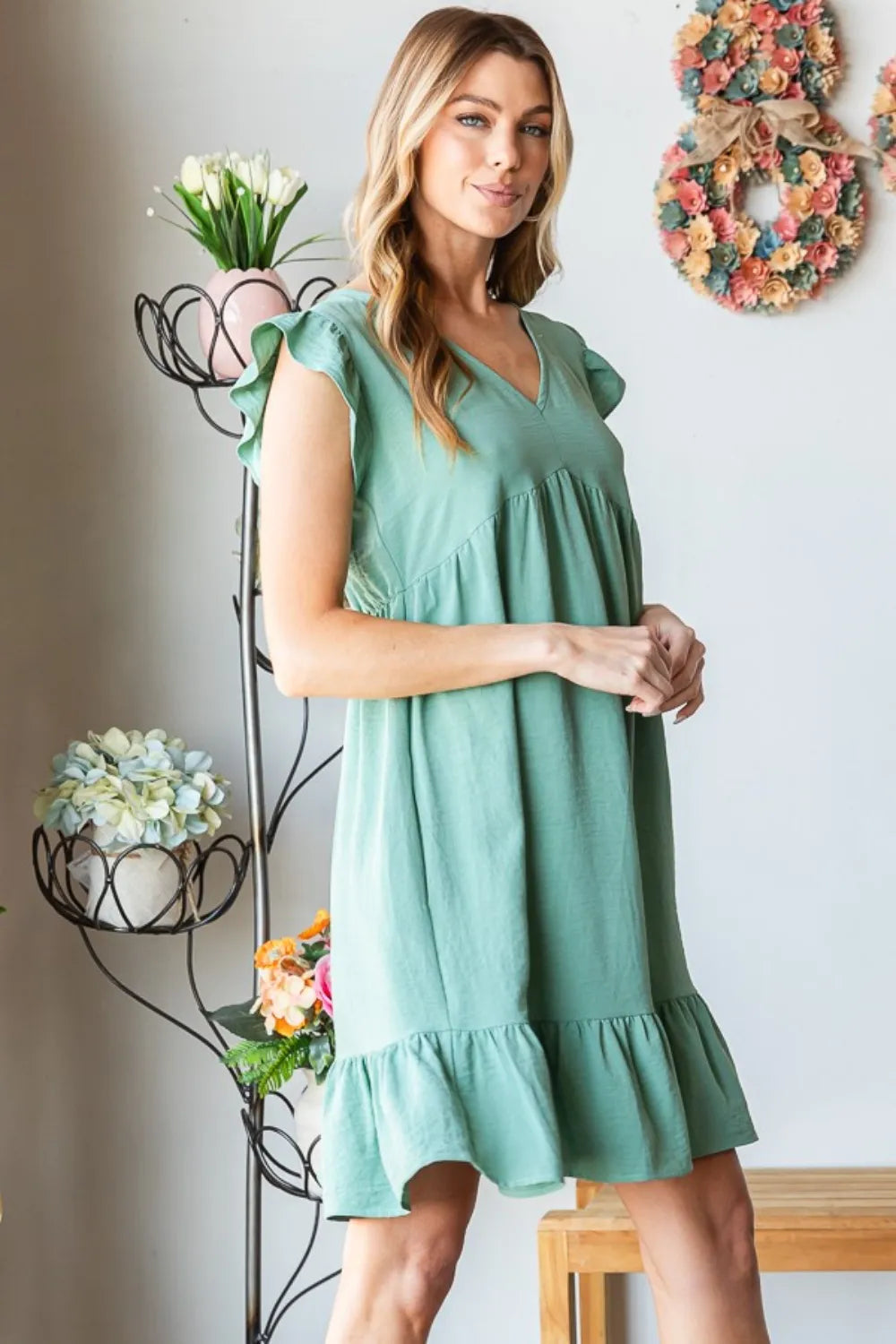 Short Sleeve V Neck Ruffled Hem Dress detail