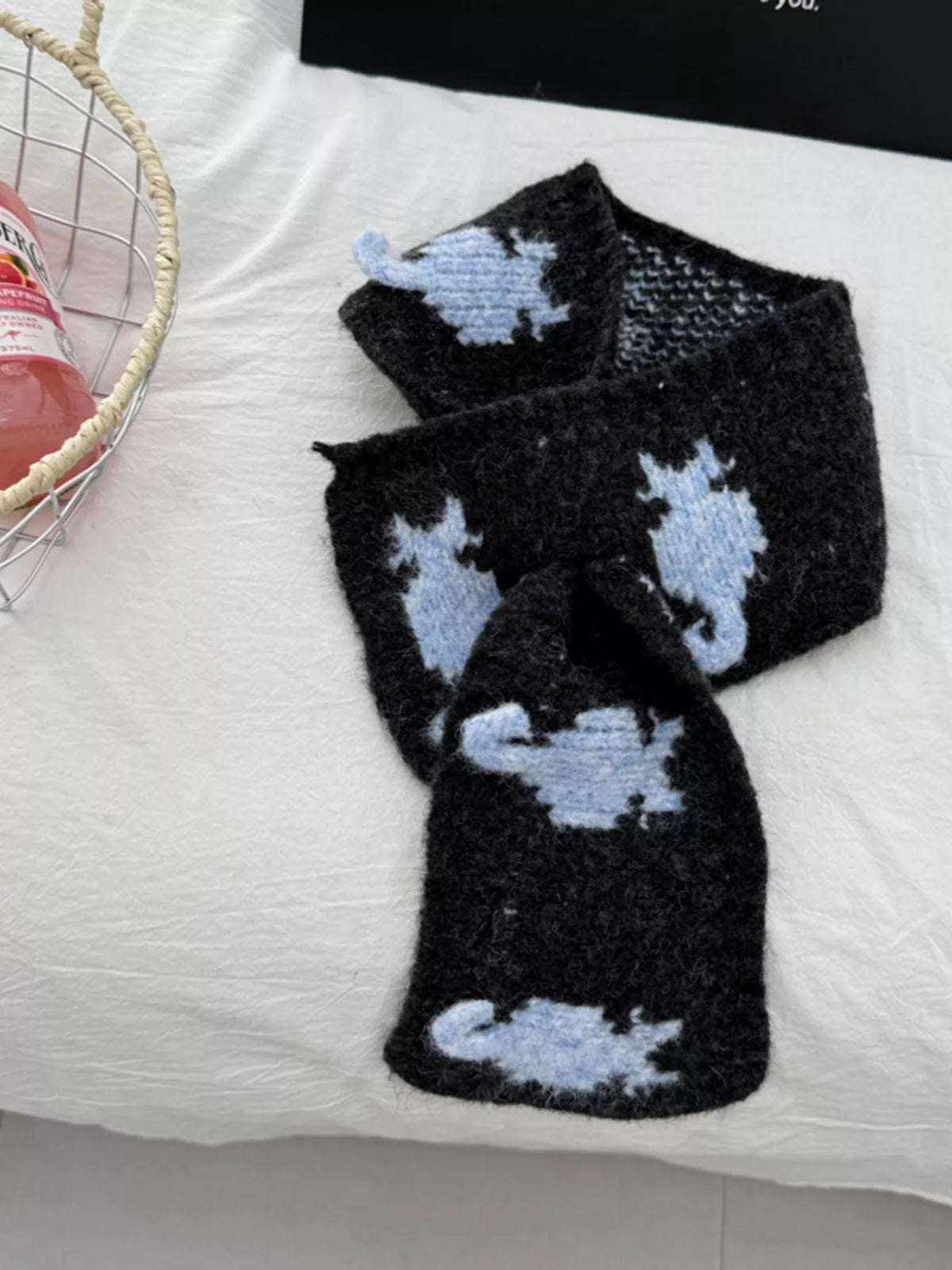 Black contrast pattern knit scarf