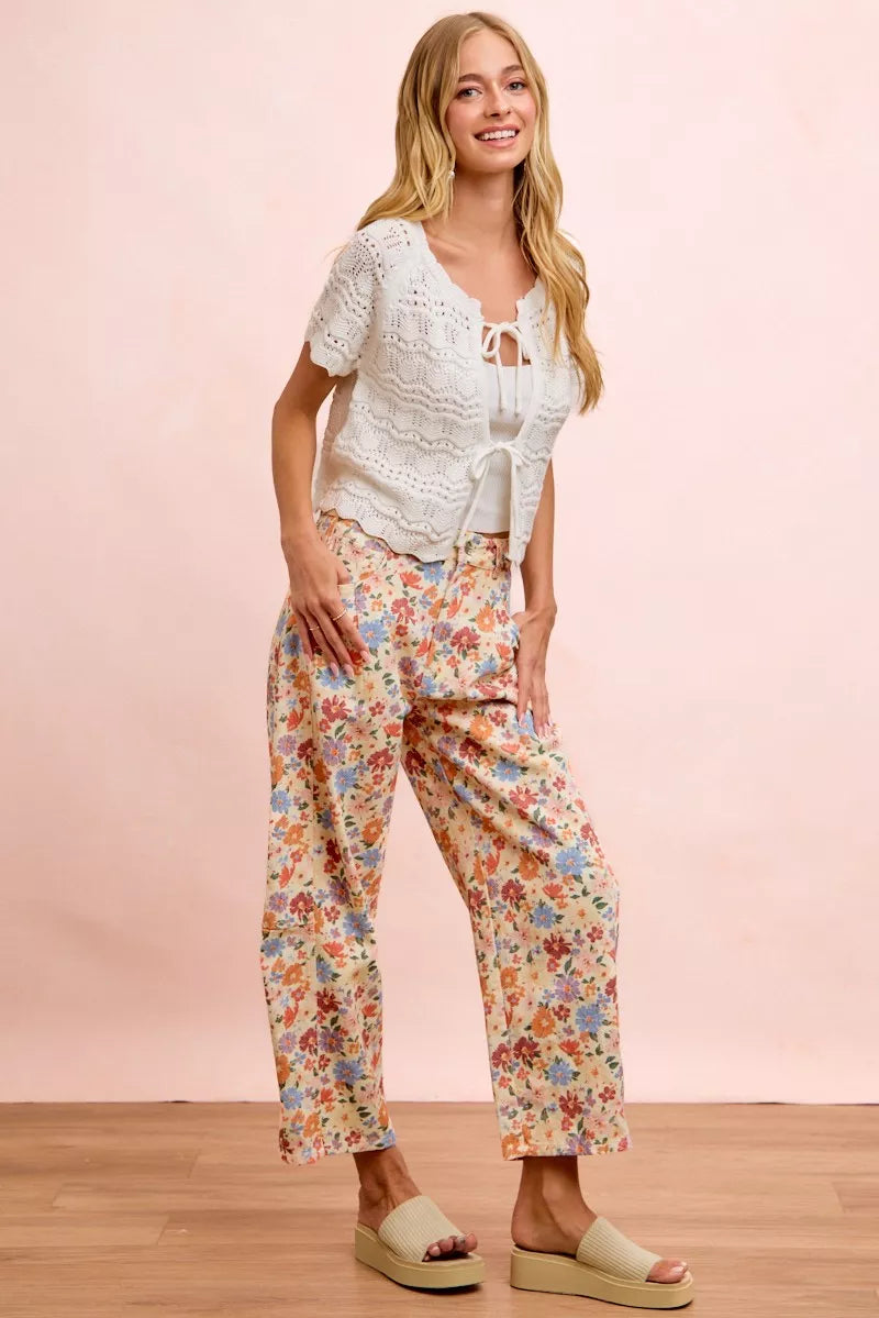 Pocket detail on the barrel leg cotton pants