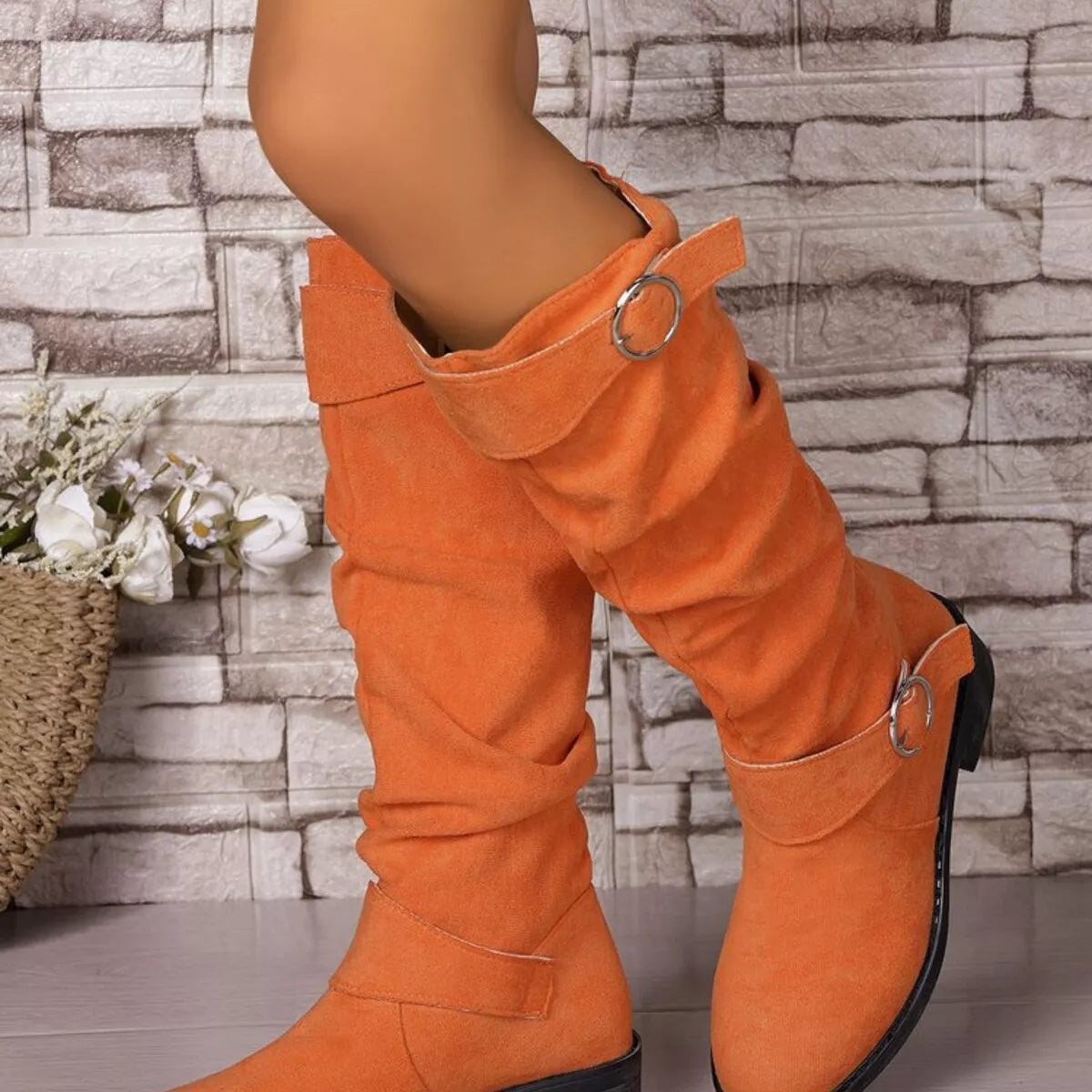 black block heel buckle boots shaft detail