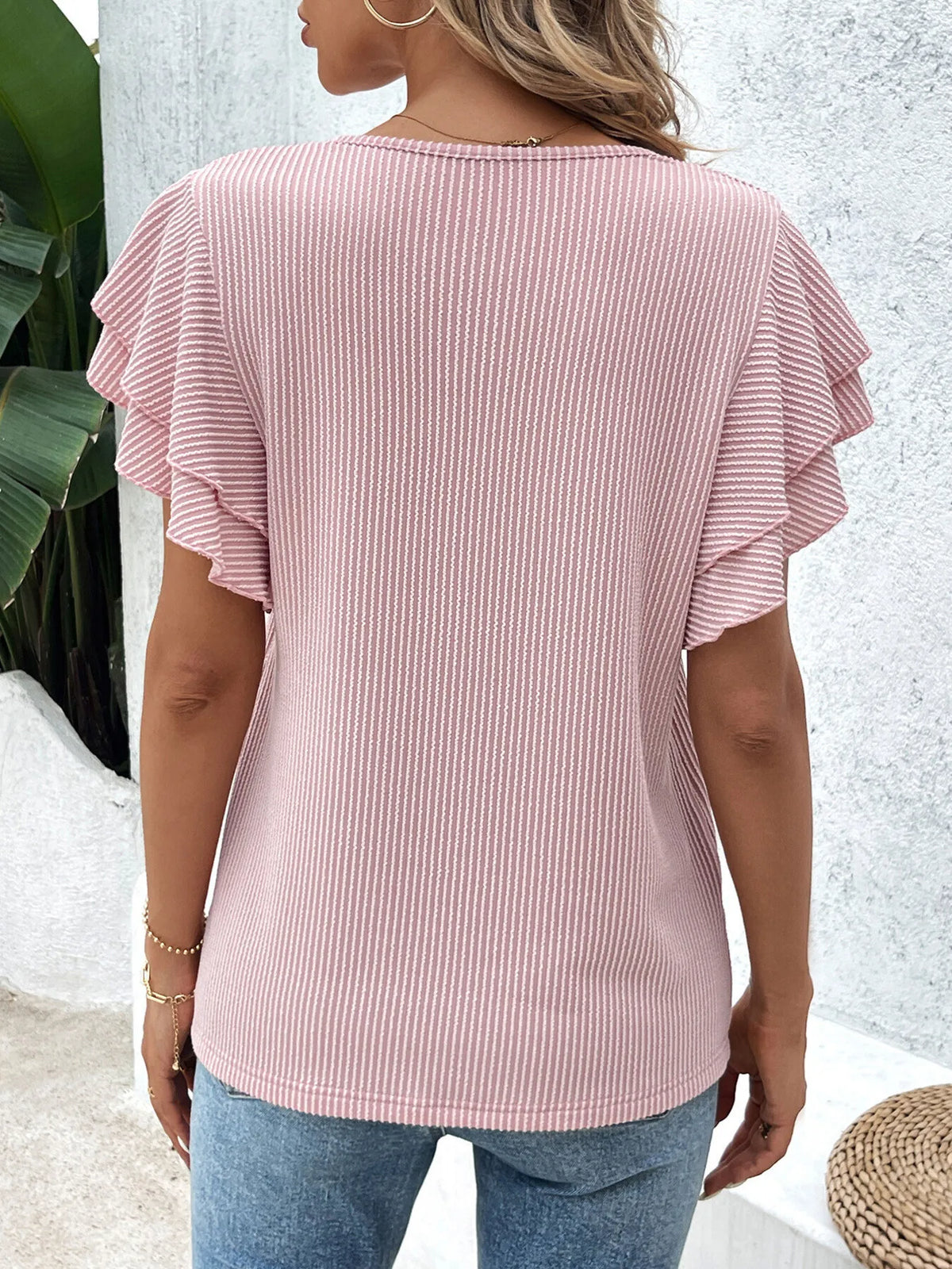 Side view showing the flutter sleeves